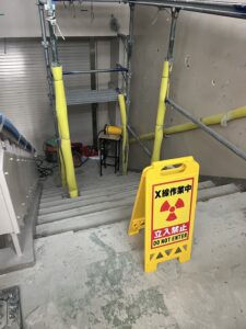 高校での床コア抜き施工｜X線探査と「汚さない」水漏れ対策